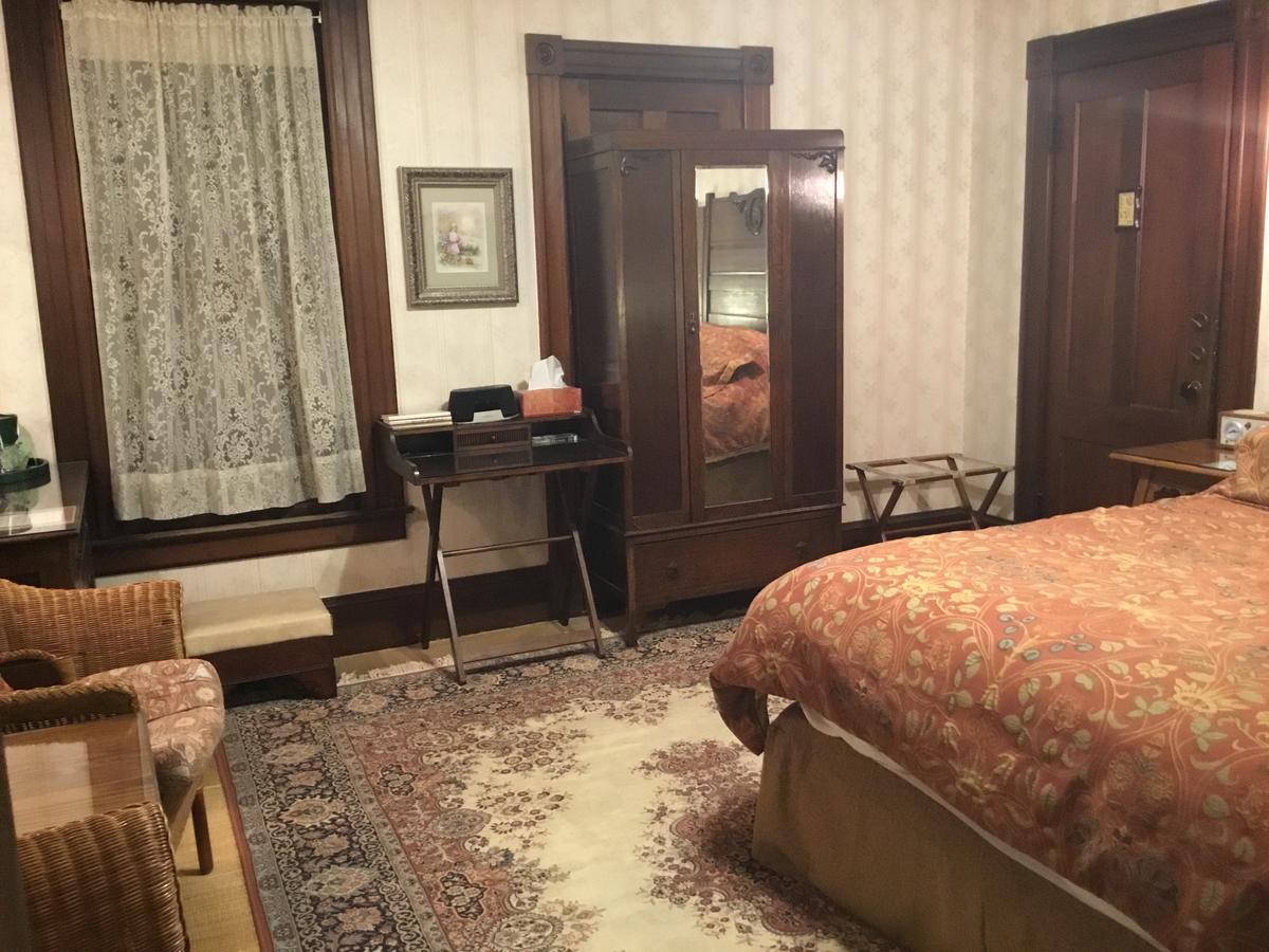 Allen House Inn Амхърст Екстериор снимка